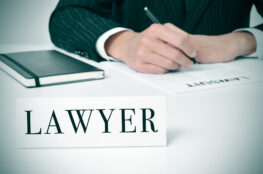 how to pick a personal injury lawyer